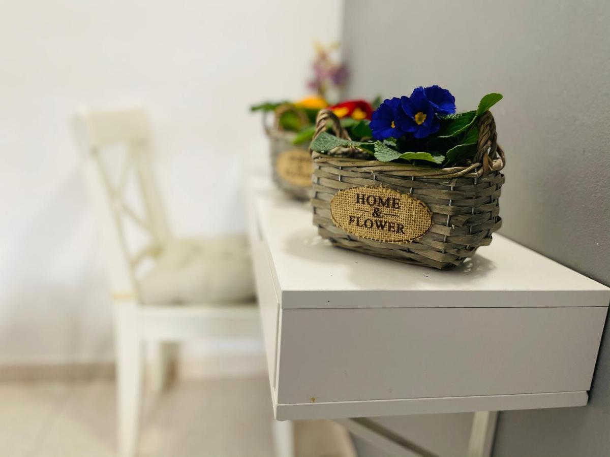 Hostal Lleida Barcelona Exteriör bild