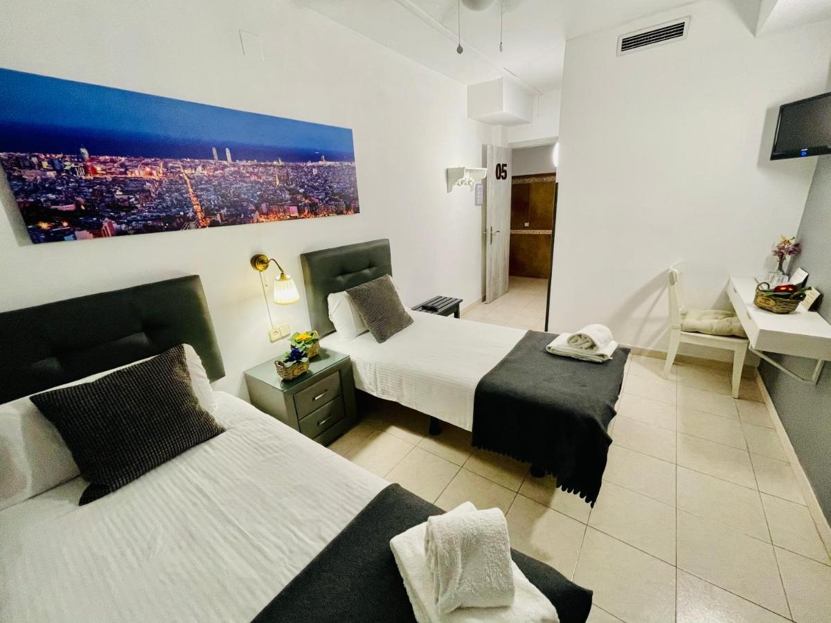 Hostal Lleida Barcelona Exteriör bild