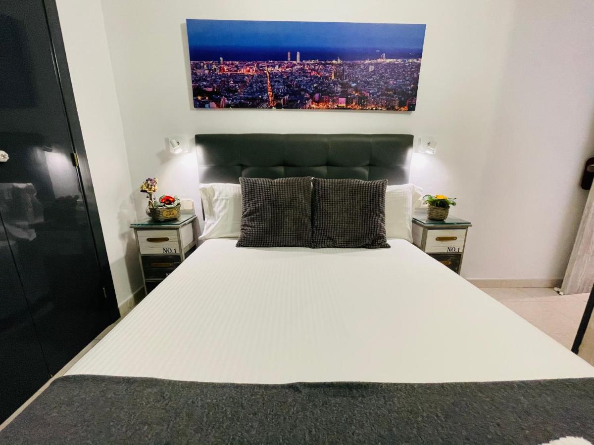 Hostal Lleida Barcelona Exteriör bild