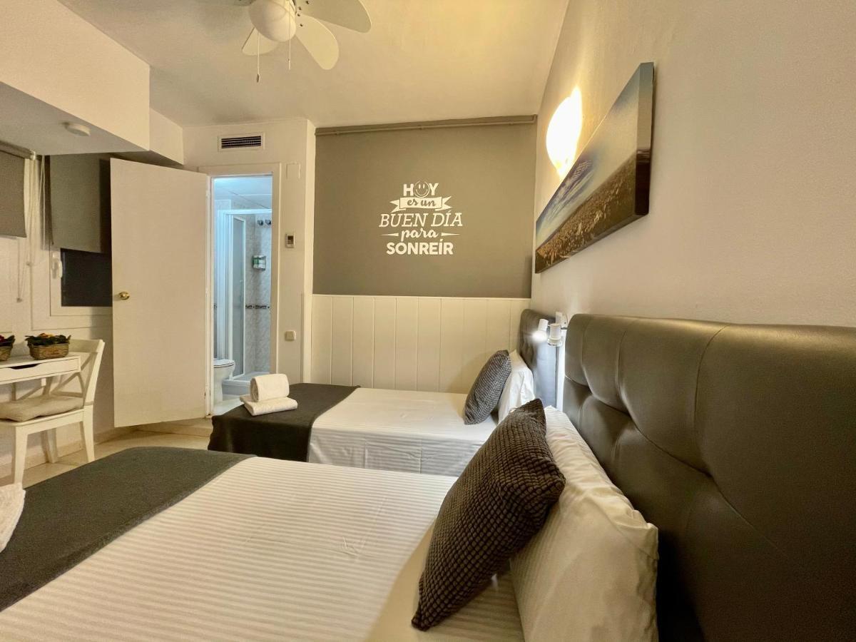 Hostal Lleida Barcelona Exteriör bild