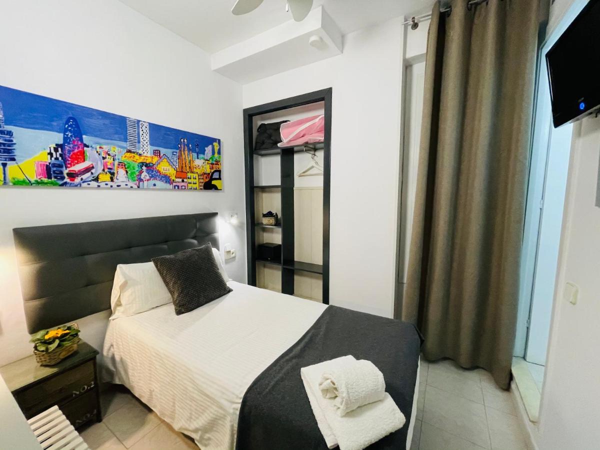 Hostal Lleida Barcelona Exteriör bild