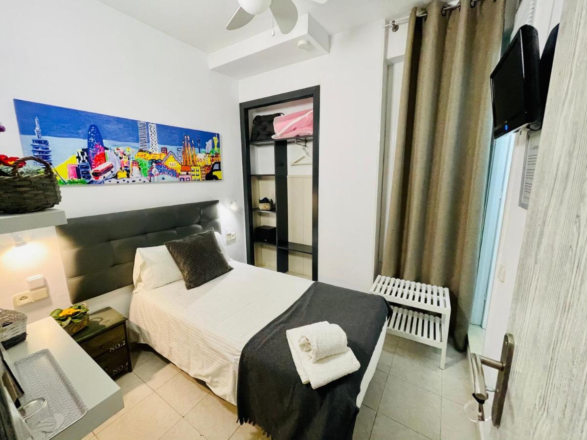 Hostal Lleida Barcelona Exteriör bild