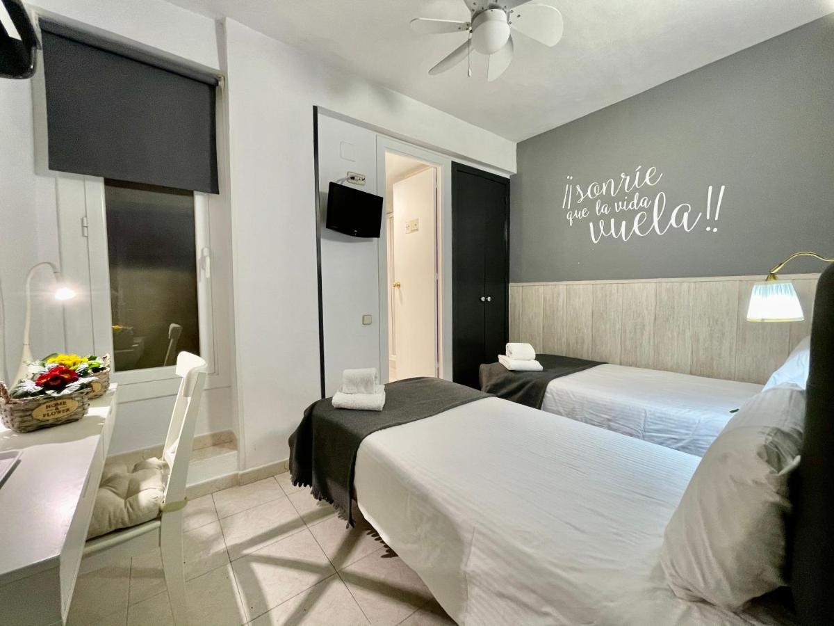 Hostal Lleida Barcelona Exteriör bild