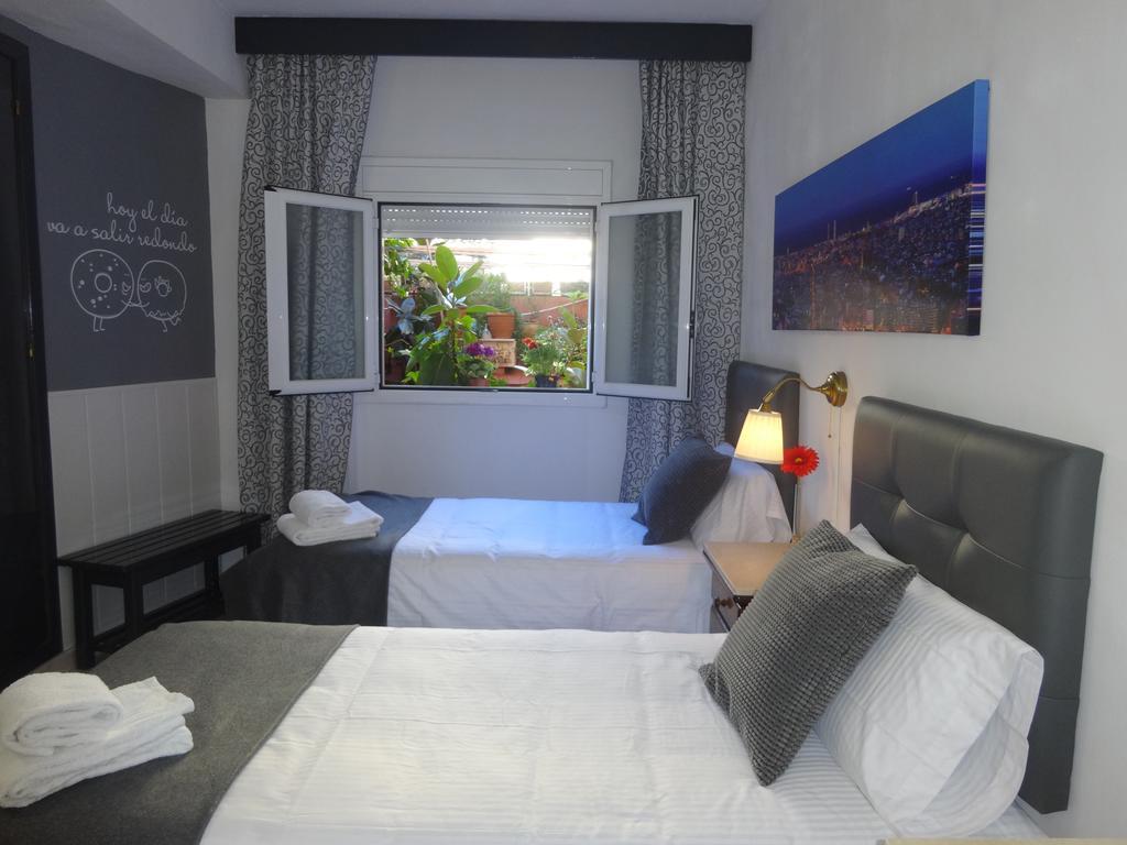 Hostal Lleida Barcelona Exteriör bild