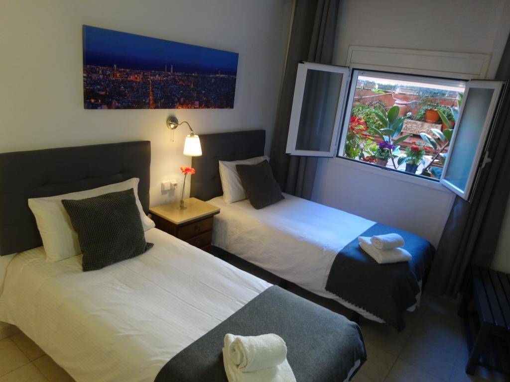 Hostal Lleida Barcelona Exteriör bild