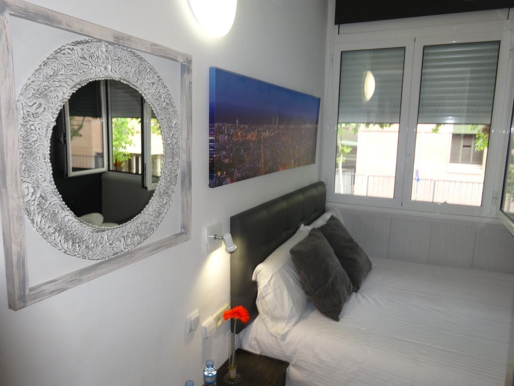 Hostal Lleida Barcelona Exteriör bild