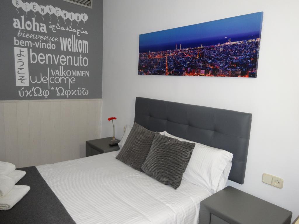 Hostal Lleida Barcelona Exteriör bild