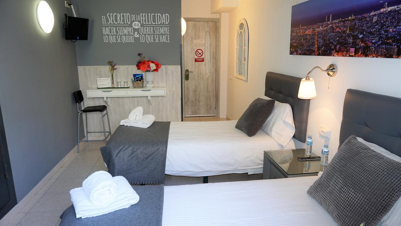 Hostal Lleida Barcelona Exteriör bild