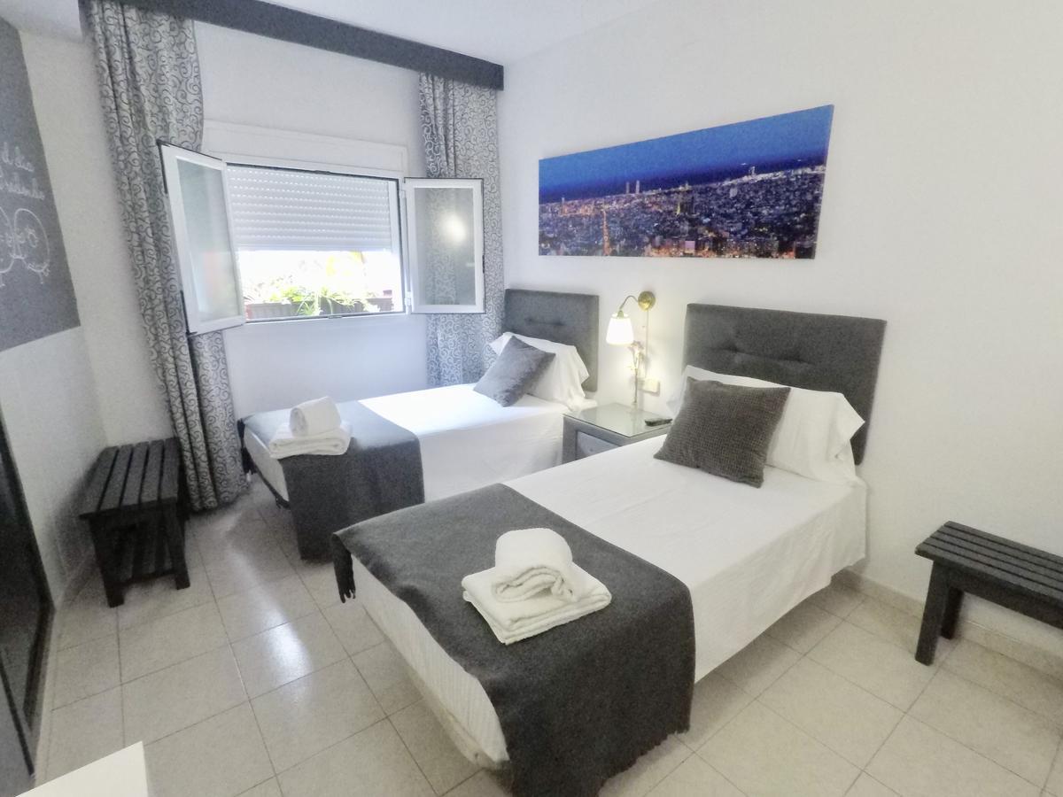 Hostal Lleida Barcelona Exteriör bild