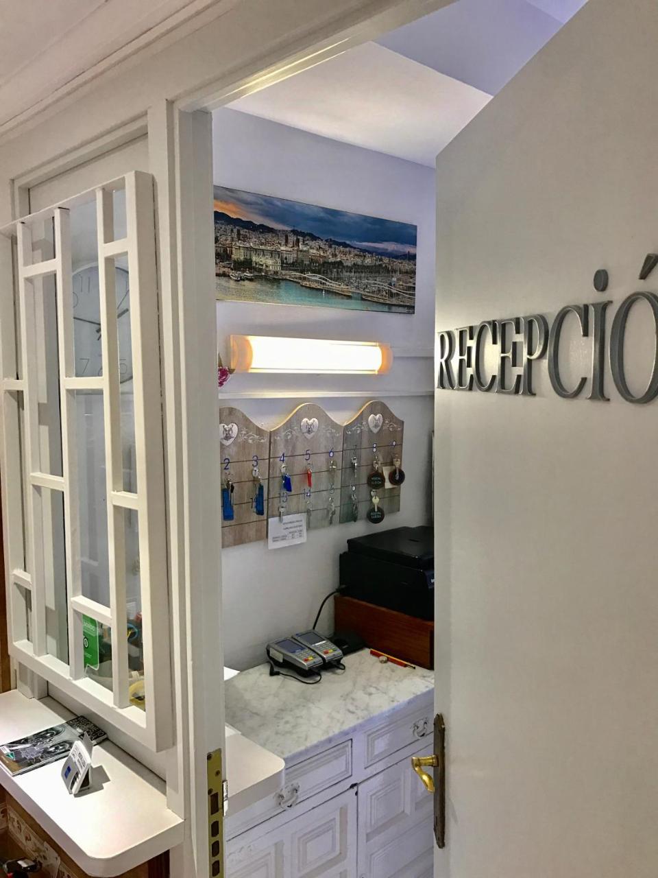 Hostal Lleida Barcelona Exteriör bild