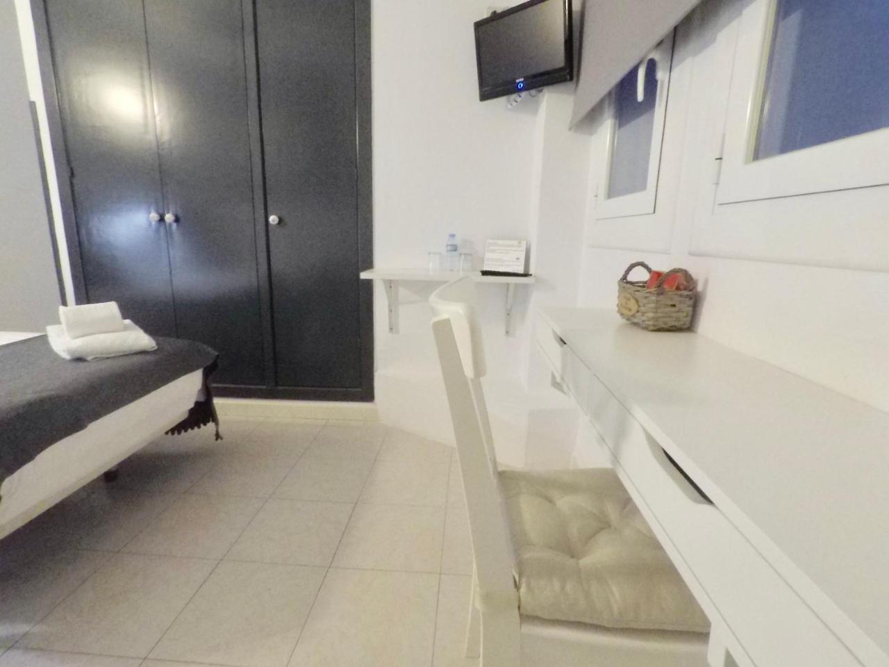 Hostal Lleida Barcelona Exteriör bild